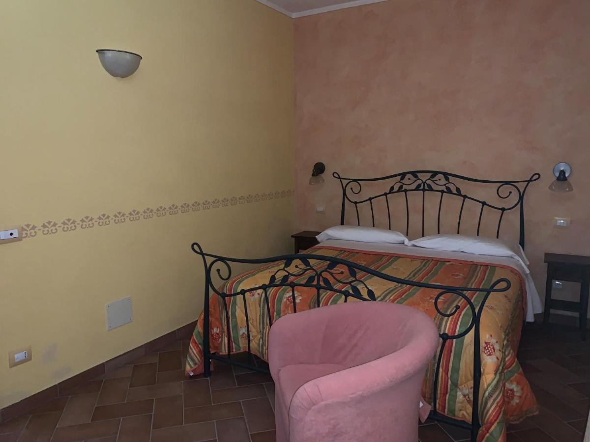 מונטמראנו 8380 Agriturismo L'Oleandro מראה חיצוני תמונה